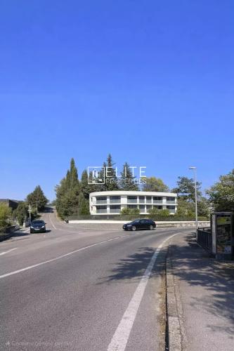 LOCAL COMMERCIAL DE 220 m² – 1ER ÉTAGE – MOUANS-SARTOUX