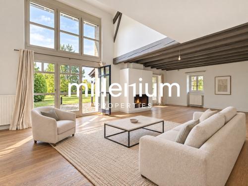 Exceptional 18th-Century Property with Indoor Swimming Pool, Wellness