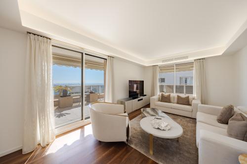 MAGNIFIQUE PENTHOUSE PROCHE DES PLAGES