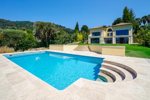 ROQUEBRUNE-CAP-MARTIN - VILLA - PISCINE