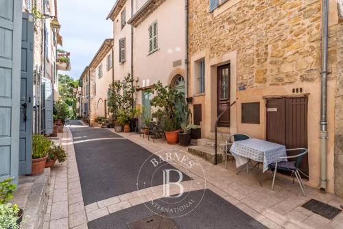 Valbonne - Authentique maison de village rénovée