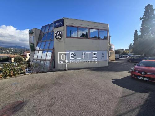 LOCAL COMMERCIAL DE 169 m² AU 1er ÉTAGE – GRASSE