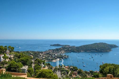 VILLEFRANCHE-SUR-MER - VINAIGRIER - TERRAIN 2 530 M² - VUE MER ET CAP-FERRAT