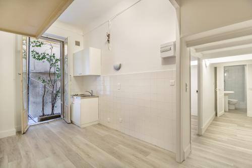 Villa Claude : 2 Pièces à Usage Mixte en Centre Ville