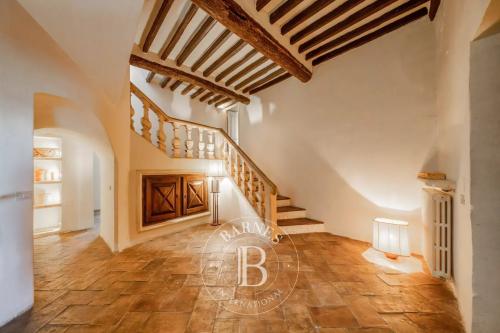Saint-Paul de Vence – Exceptionnel triplex avec terrasses et vue panoramique mer