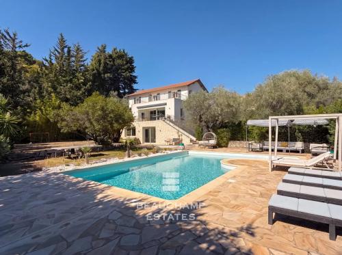 Villa néo-provençale 4 chambres avec piscine – Mougins
