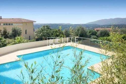 APPARTEMENT 2 PIÈCES + TERRASSE, PISCINE & 2 PARKINGS – GRASSE