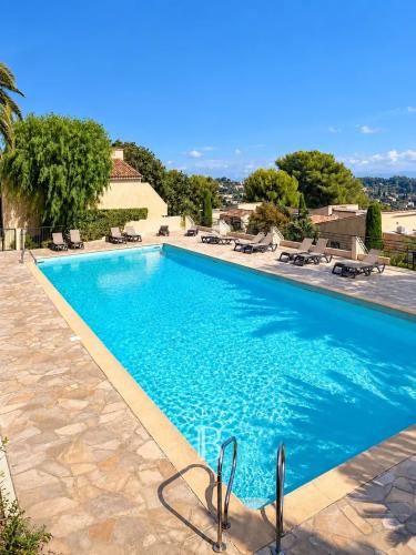 Vence - superbe appartement avec jardin privatif