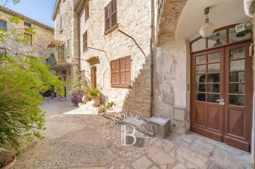 Saint-Paul de Vence - Maison de village à rénover