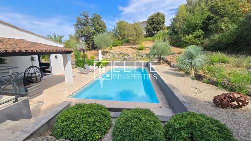 MAISON 7 PIÈCES DE 203 m² + PISCINE – PEYMEINADE