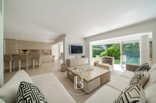 CANNES ARRIERE CROISETTE - APPARTEMENT 3 PIÈCES - JARDIN