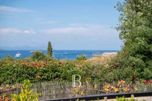 PROCHE DE SAINT TROPEZ - GASSIN - DOMAINE PRIVE - VUE MER
