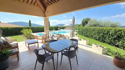 MAISON 3 PIÈCES 108 m² DE PLAIN-PIED + PISCINE & VUE PANORAMIQUE – TANNERON