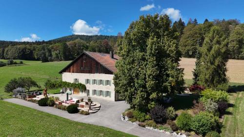 Une ferme d’exception nichée au pied sud de Chasseral